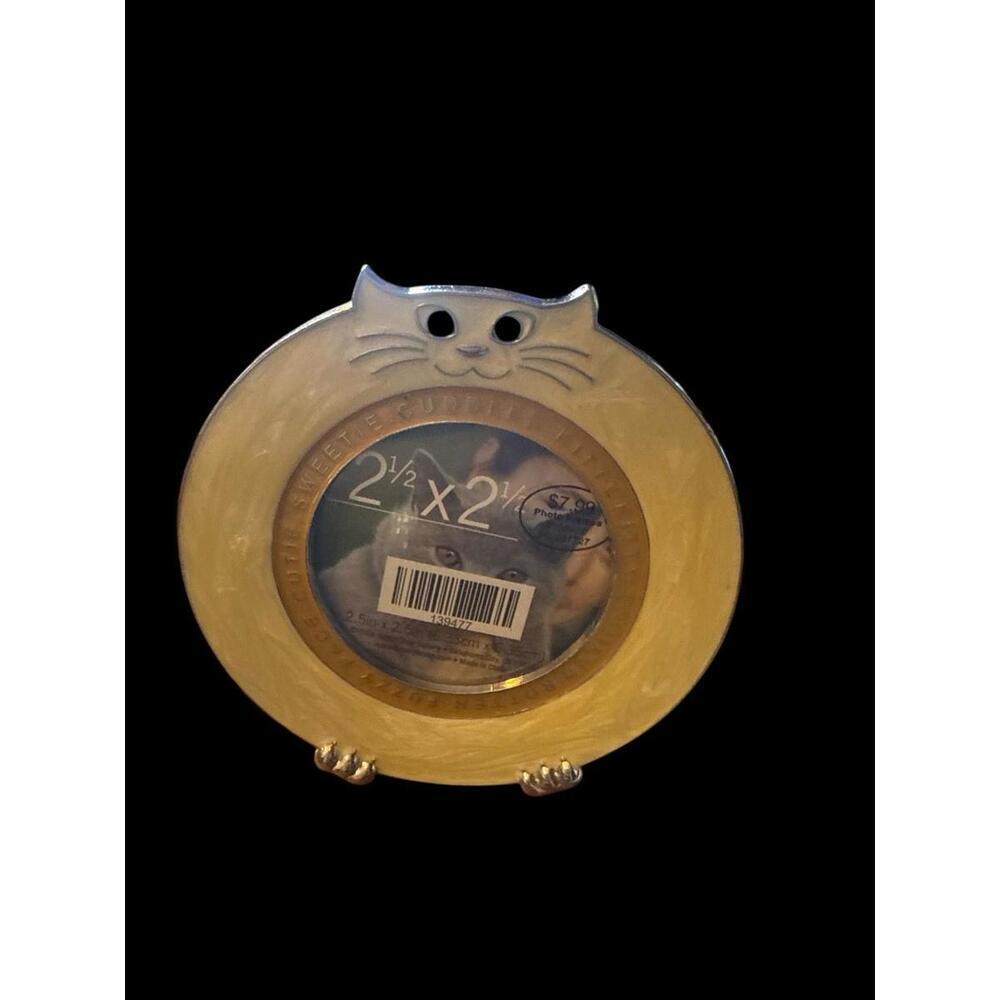 Cat Kitten Metal Enameled Yellow Metal Photo Picture Frame Round 2.5x2.5"